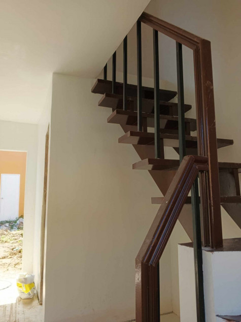 Rush Sale: Pasalo House And Lot In Valenzuela, Manila