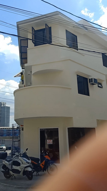 For Rent Residential And Commercial Space In Tandang Sora, Quezon City
