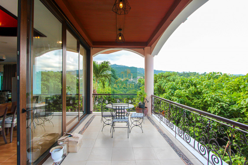 Luxurious 5-Bedroom House With Pool In Maria Luisa Estate For Sale Banilad, Cebu