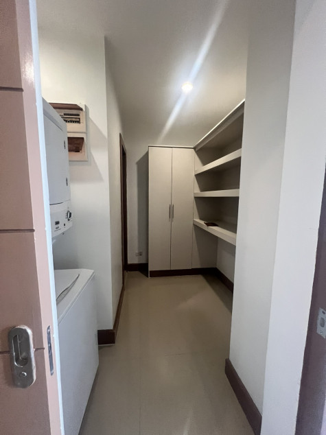 Lower Penthouse At Baron Tower 3 San Juan, Manila