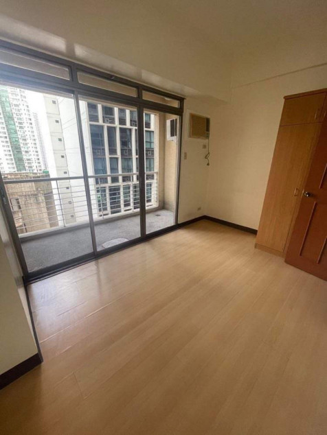 2 Bedroom Condominium Unit For Sale in Paseo Parkview Suites