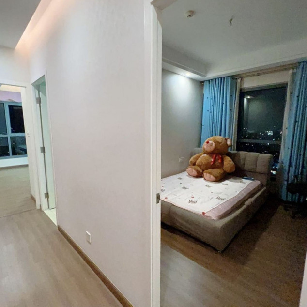 Corner 2BR Condo For Sale With Balcony In Shang Salcedo Place, Makati