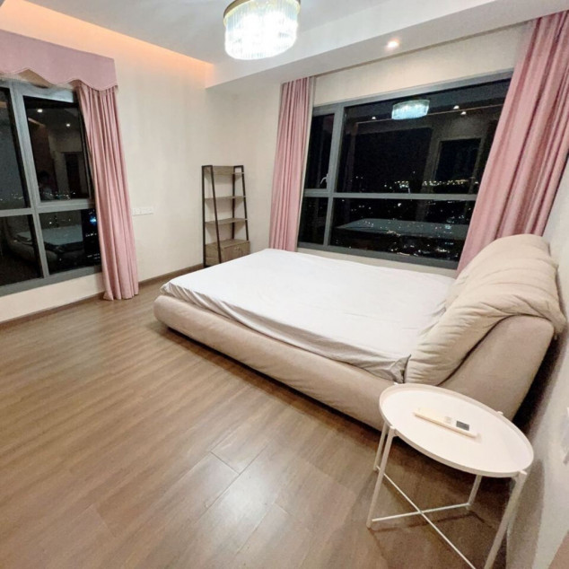 Corner 2BR Condo For Sale With Balcony In Shang Salcedo Place, Makati