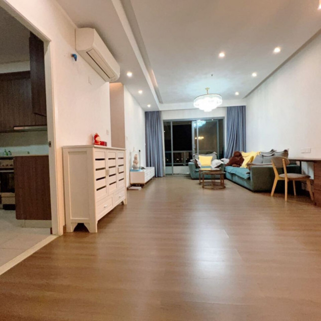 Corner 2BR Condo For Sale With Balcony In Shang Salcedo Place, Makati