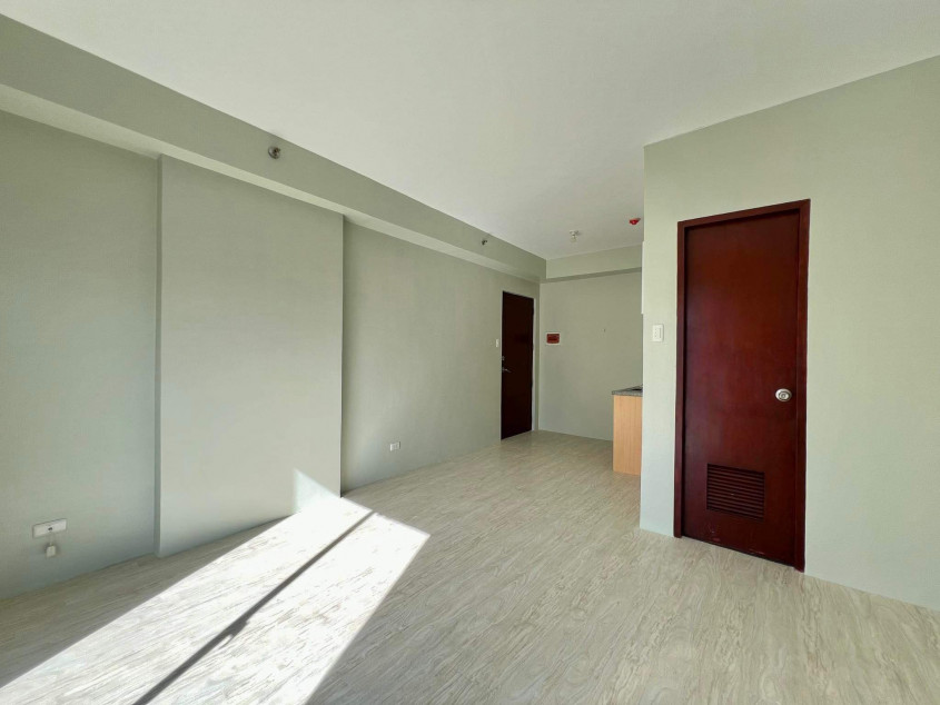 Studio Unit In Tower 3 Mivesa Garden Residences Cebu (On The Highest Floor)