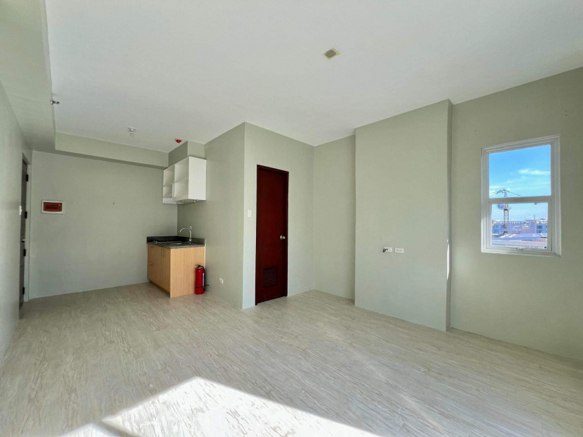Studio Unit In Tower 3 Mivesa Garden Residences Cebu (On The Highest Floor)