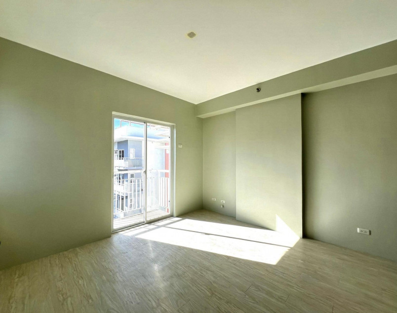 Studio Unit In Tower 3 Mivesa Garden Residences Cebu (On The Highest Floor)