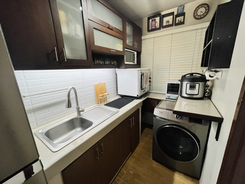 Bali Oasis Condo (Phase 1) With Private Parking For Sale In Santolan, Pasig