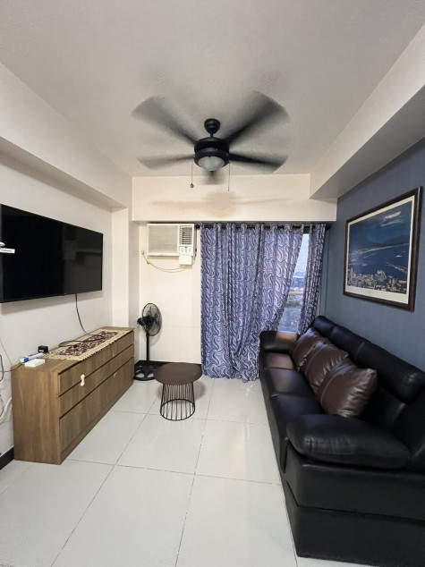 Big Cut 1 BR With Balcony In Pasay