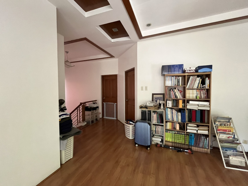 House And Lot For Sale (Pre-owned) Near Batasan Pambansa, Commonwealth Quezon City