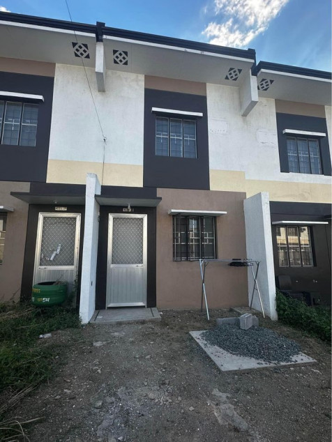 2-Storey House And Lot In Dasmariñas, Cavite