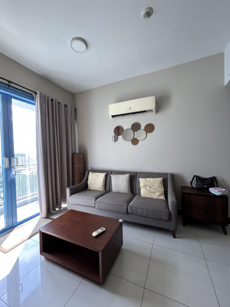 Clean Title RFO 2BR With Balcony & Parking For Sale At Three Central Salcedo Village Makati