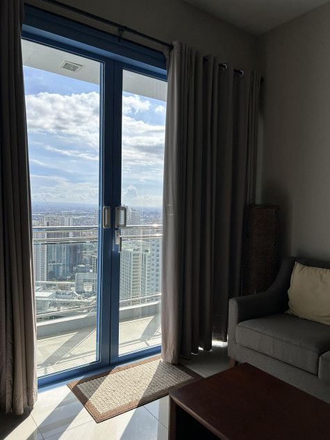 Clean Title RFO 2BR With Balcony & Parking For Sale At Three Central Salcedo Village Makati