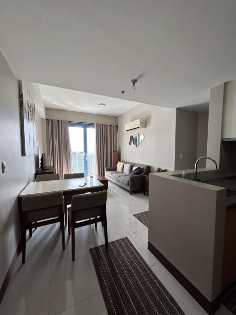 Clean Title RFO 2BR With Balcony & Parking For Sale At Three Central Salcedo Village Makati