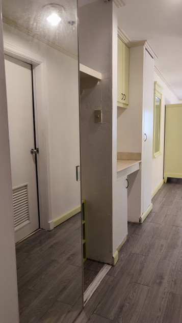 Semi Furnished Studio Unit With 2 Beds At Oxford Suites Makati