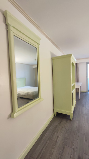 Semi Furnished Studio Unit With 2 Beds At Oxford Suites Makati