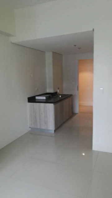 100 West Makati 1 Bedroom New House For Sale