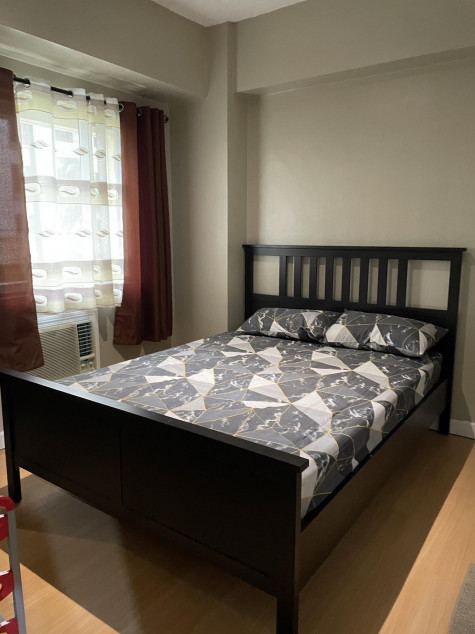 Fully Furnished 1 Bedroom Condo - Lower Floor With View Of Tennis Court In Taguig