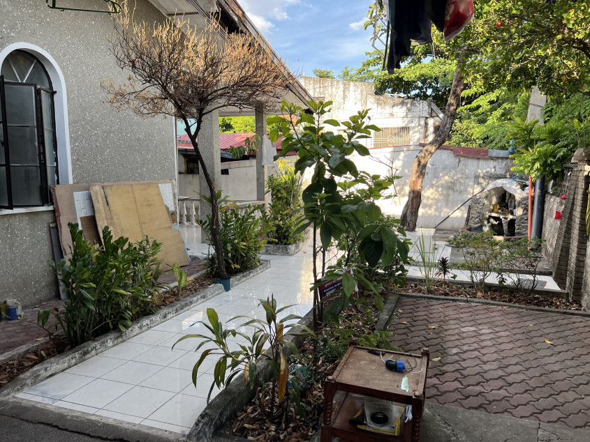 Old House And Lot For Sale In Parañaque