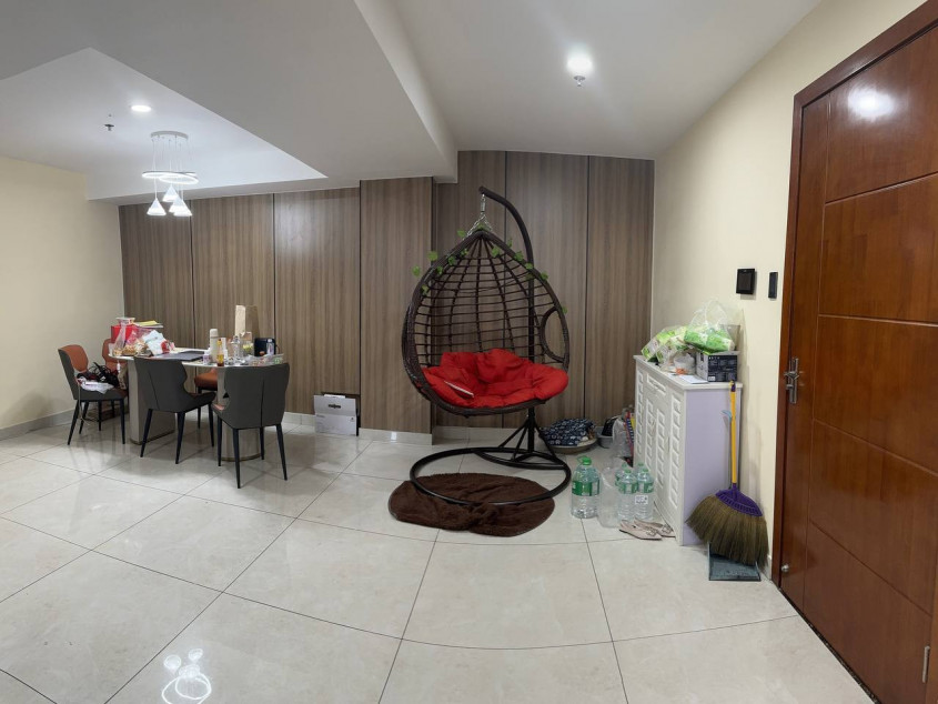 House For Sale In Royal Peak Plaza, Pasay