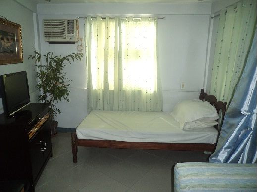 Apartelle For Rent Near Arca South And McKinley, Taguig