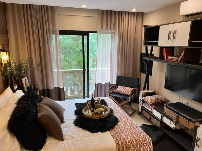 Condominium At Tagaytay (Crosswinds)