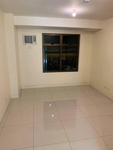 Studio Unit At Aurora Escalades Quezon City By RLC Residences