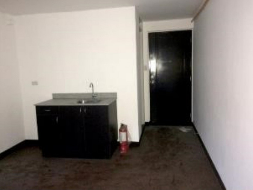 Undervalue Condo Unit With Parking In Solano Hills, Muntinlupa Alabang