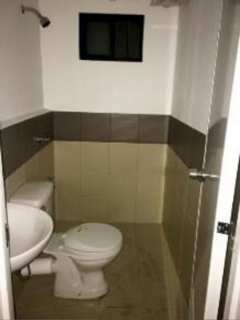 Undervalue Condo Unit With Parking In Solano Hills, Muntinlupa Alabang