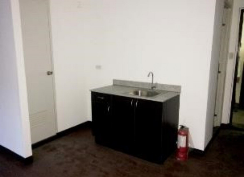 Undervalue Condo Unit With Parking In Solano Hills, Muntinlupa Alabang