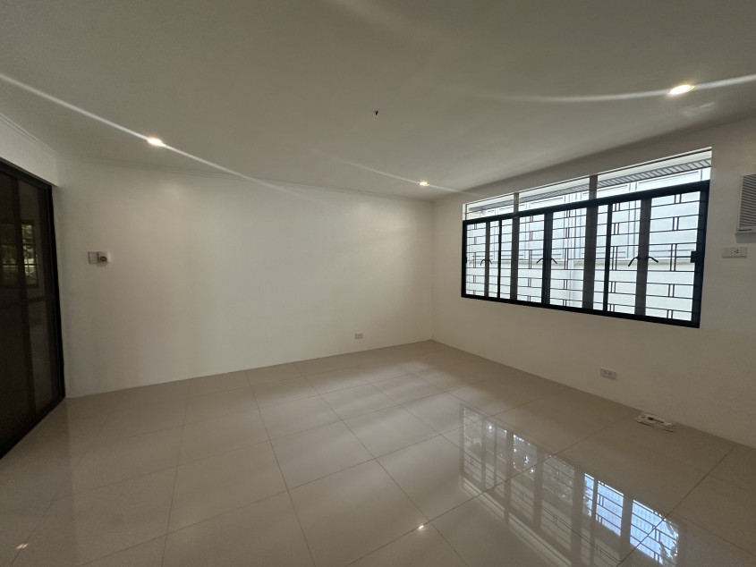 For Lease Bungalow House In Village Makati City