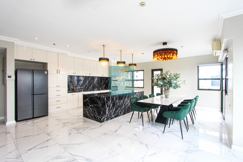 Luxurious 3BR Bi-Level Penthouse In Avalon, Cebu Business Park For Sale