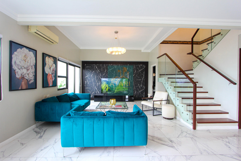 Luxurious 3BR Bi-Level Penthouse In Avalon, Cebu Business Park For Sale