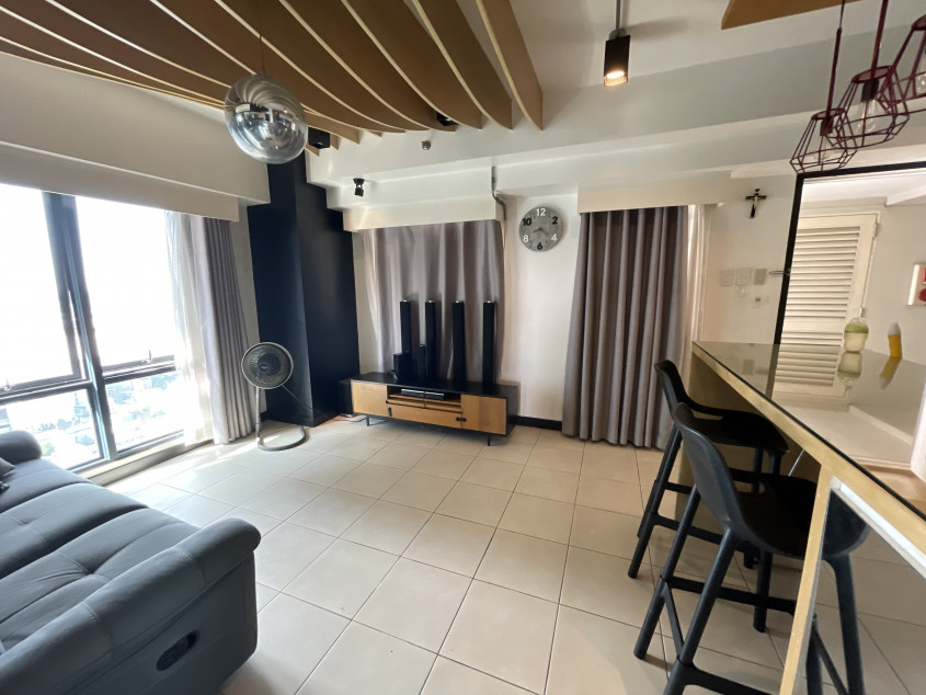 2 BR Condominium In Mandaluyong For Sale