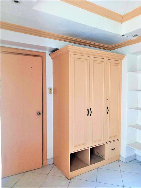 Unfurnished 2 Bedroom Unit At Kingswood Makati Condominium