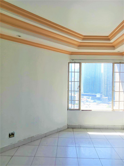 Unfurnished 2 Bedroom Unit At Kingswood Makati Condominium