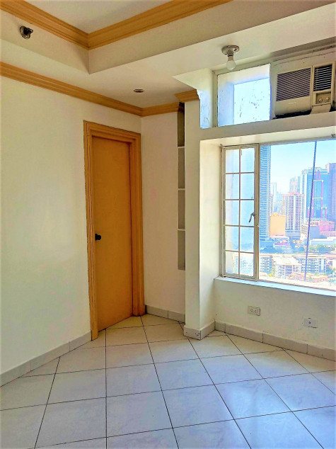 Unfurnished 2 Bedroom Unit At Kingswood Makati Condominium