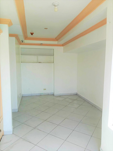 Unfurnished 2 Bedroom Unit At Kingswood Makati Condominium