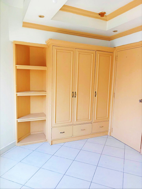 Unfurnished 2 Bedroom Unit At Kingswood Makati Condominium