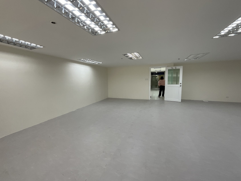 90 SQM Office At Strata 100 Ortigas Center, Pasig For Lease