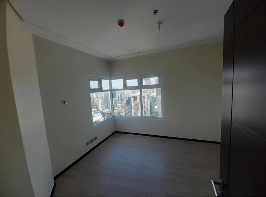 RFO 3BR With Balcony For Sale At The Trion Towers BGC Taguig