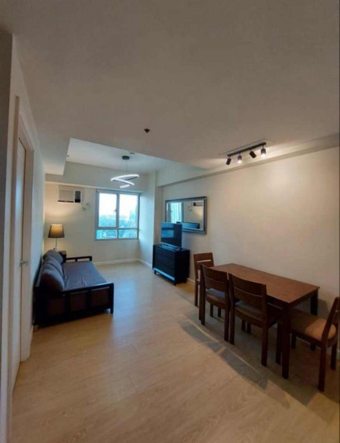 1 BR With Balcony & Parking At The Grove By Rockwell Pasig City