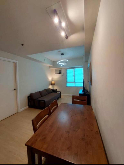 1 BR With Balcony & Parking At The Grove By Rockwell Pasig City