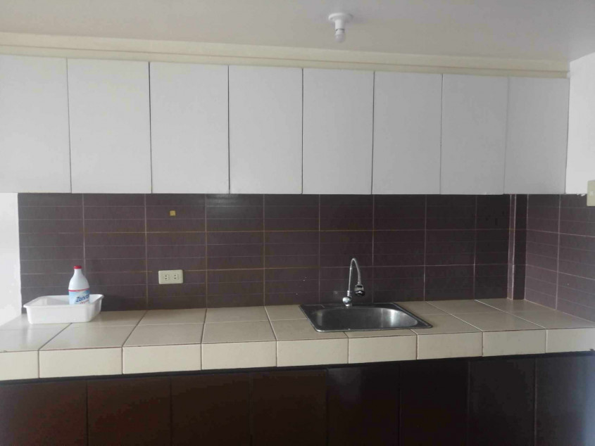 Apartment For Sale In Pasig City Near SM East Ortigas