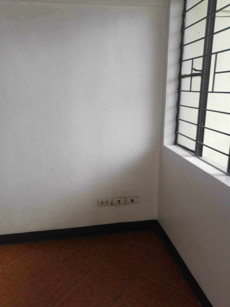 Apartment For Sale In Pasig City Near SM East Ortigas