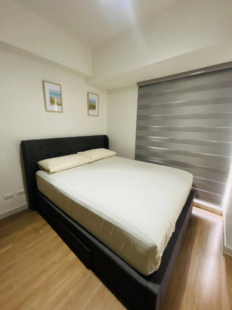 Clean Title RFO Fully Furnished 1BR With Balcony For Sale At The Lerato Makati