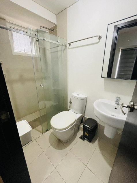 Clean Title RFO Fully Furnished 1BR With Balcony For Sale At The Lerato Makati