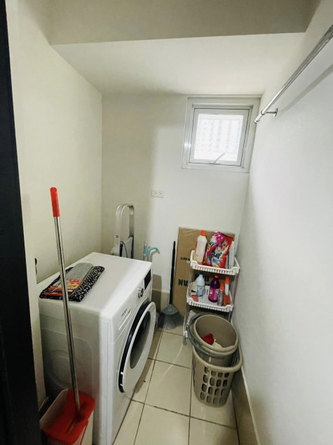 Clean Title RFO Fully Furnished 1BR With Balcony For Sale At The Lerato Makati