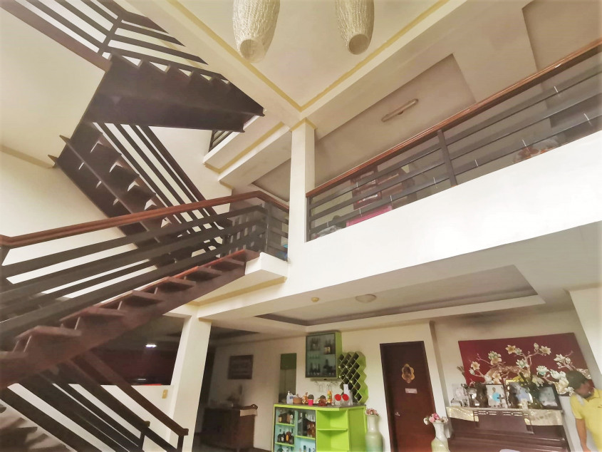 2-Storey House With Huge Roof Deck (Corner, Big Lot) Las Piñas City