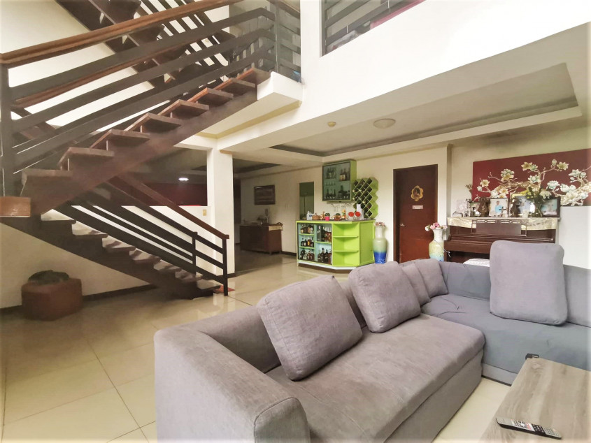 2-Storey House With Huge Roof Deck (Corner, Big Lot) Las Piñas City